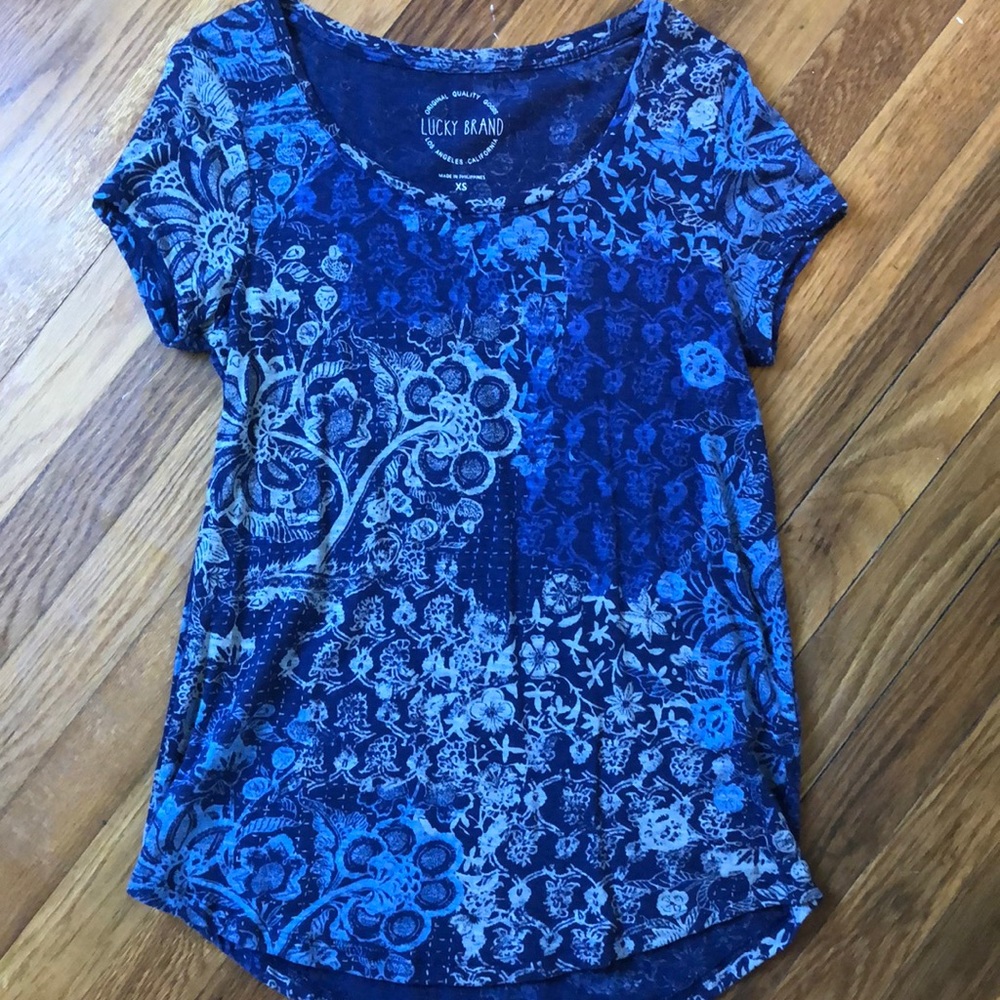 Lucky Brand t shirt.